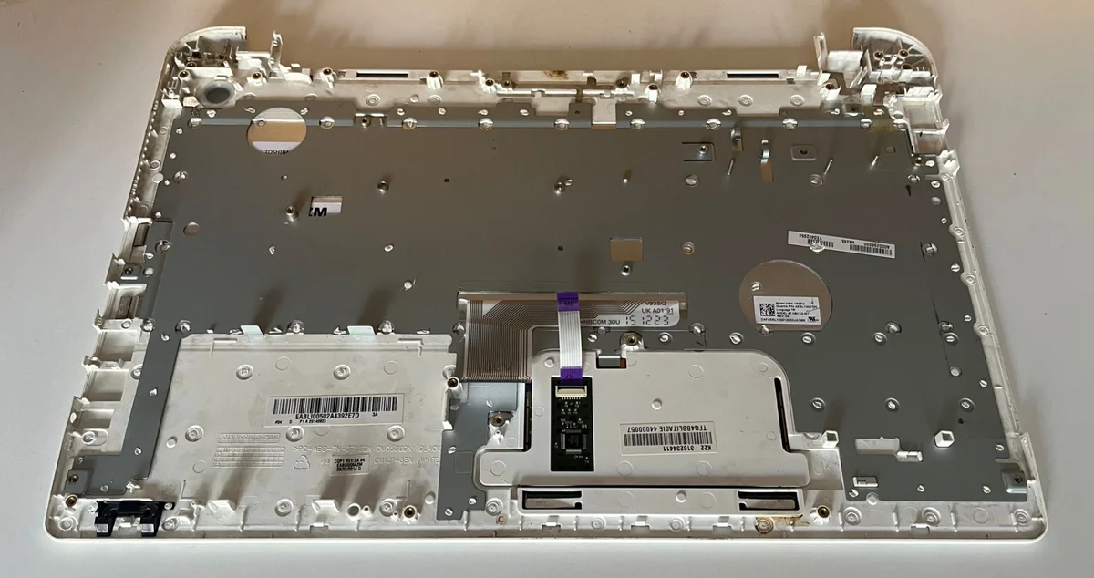 Toshiba Satellite L50-B-1Q6 Üst Kasa Klavye